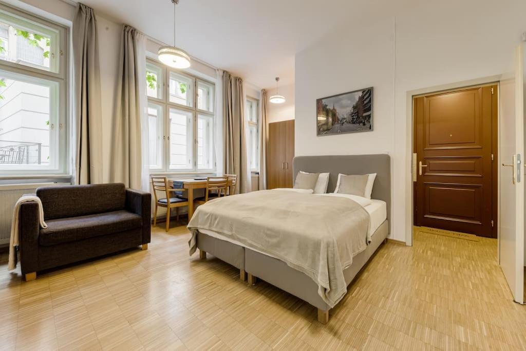 Deluxe Suite In Prime Location プラハ エクステリア 写真