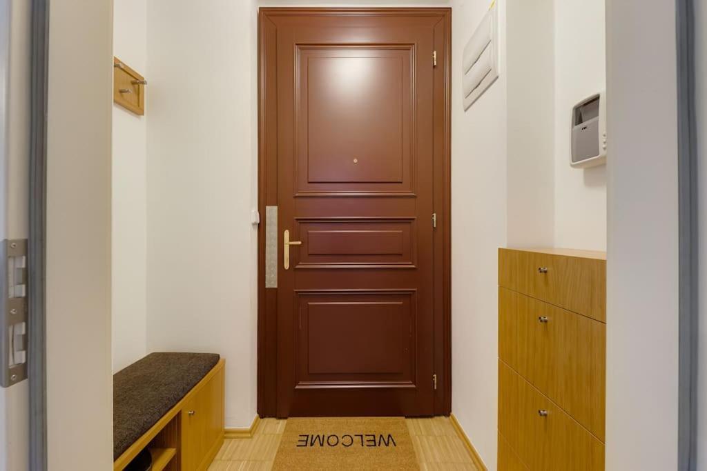 Deluxe Suite In Prime Location プラハ エクステリア 写真