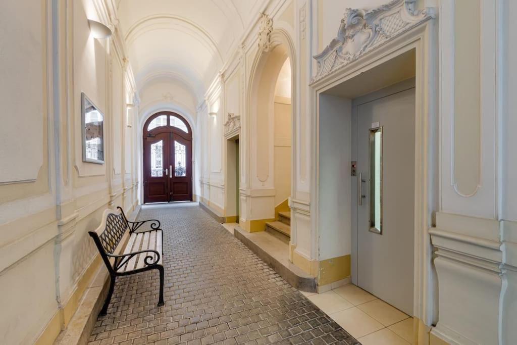 Deluxe Suite In Prime Location プラハ エクステリア 写真