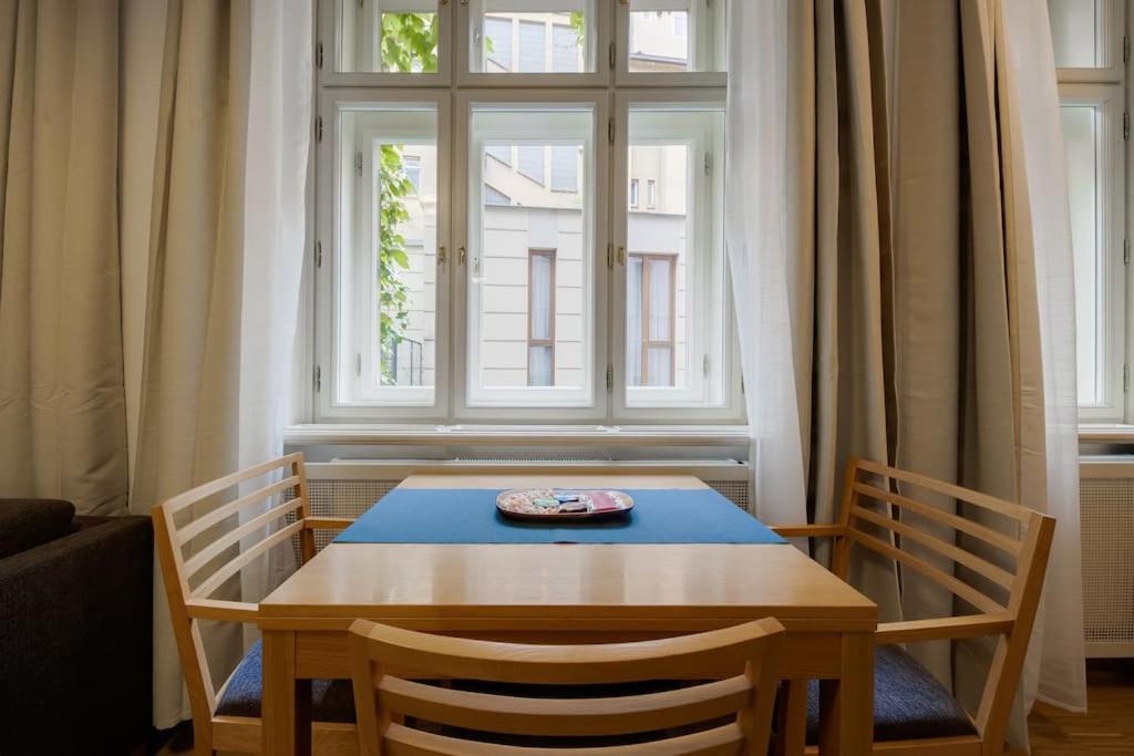 Deluxe Suite In Prime Location プラハ エクステリア 写真