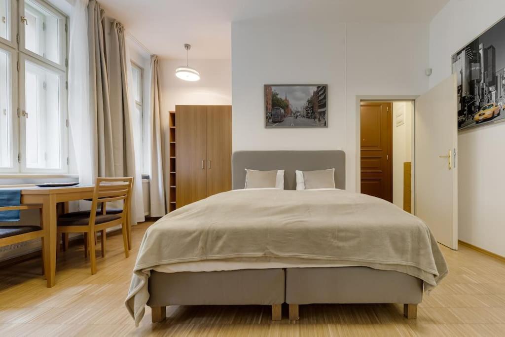 Deluxe Suite In Prime Location プラハ エクステリア 写真